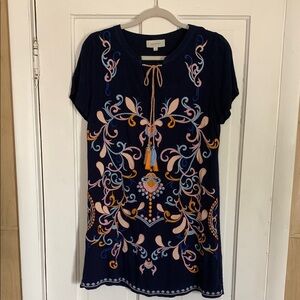 Skies are Blue Dress Size M  Embroidered Print V Tie Neck lined Rayon